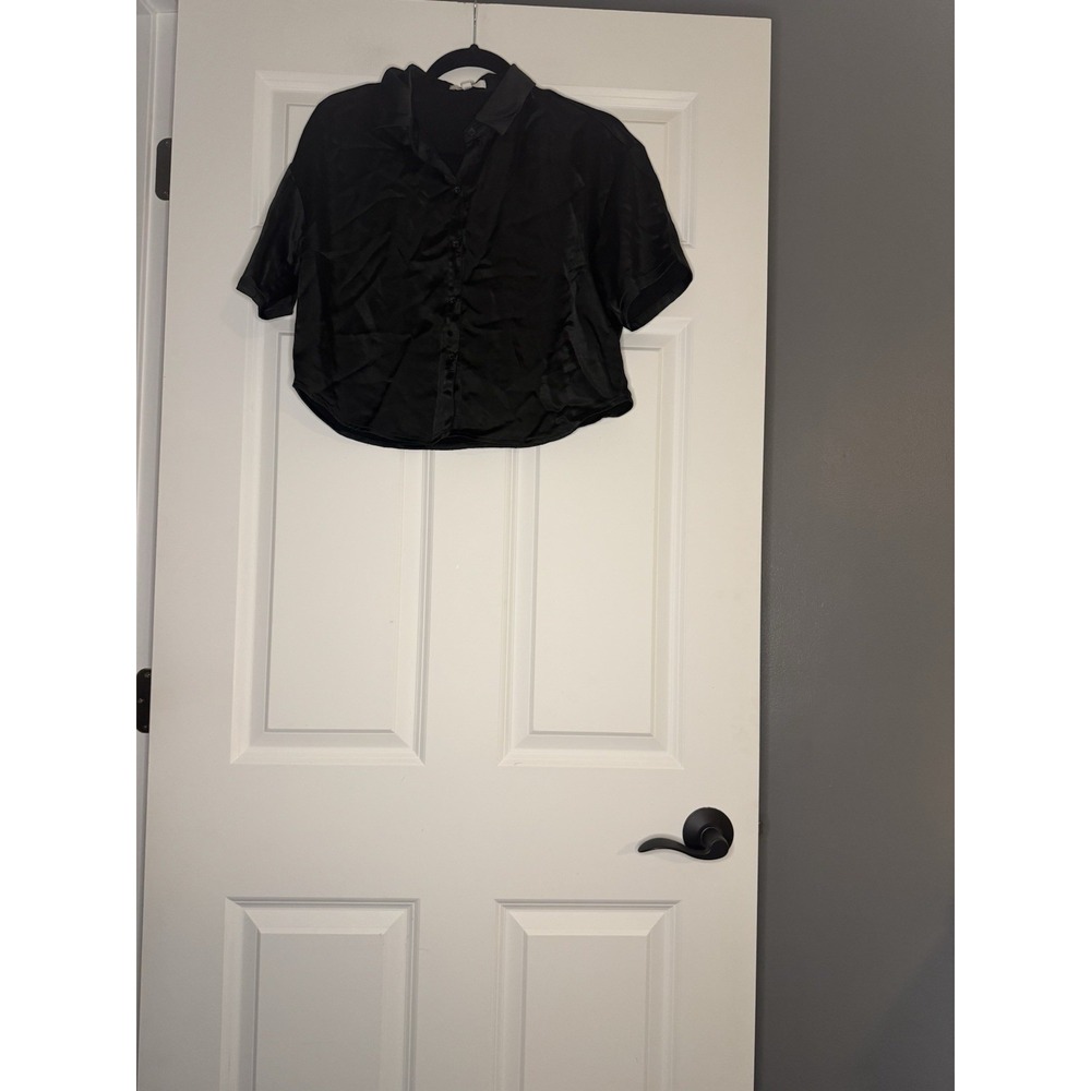 Gianni Bini Satin Button Down Cropped Shirt Small Black Nwt